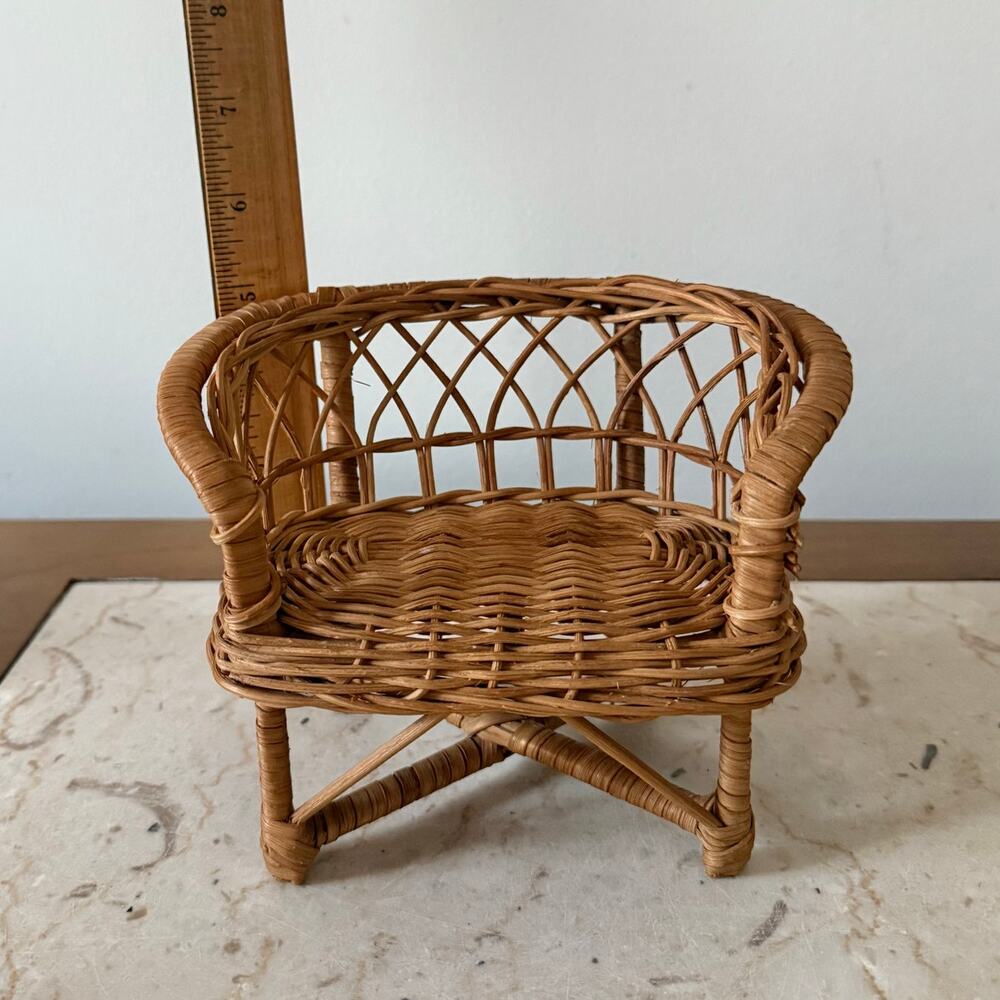 Vintage Rattan Wicker Furniture Set of 4 For Barbie or Dollhouse Chairs Table - Picture 5 of 10